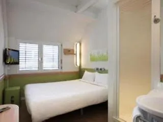 ** Hotel Ibis Budget Marseille Aeroport Provence Vitrolles  Francia