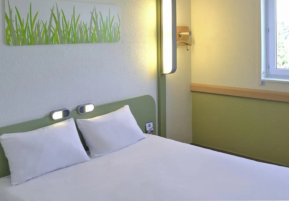 ** Hotel Ibis Budget Marseille Aeroport Provence Vitrolles  France